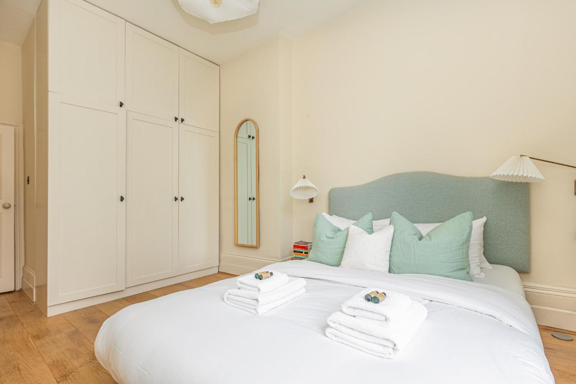 Victorian 1br Flat, Hidden Gem In Hackney Apartment